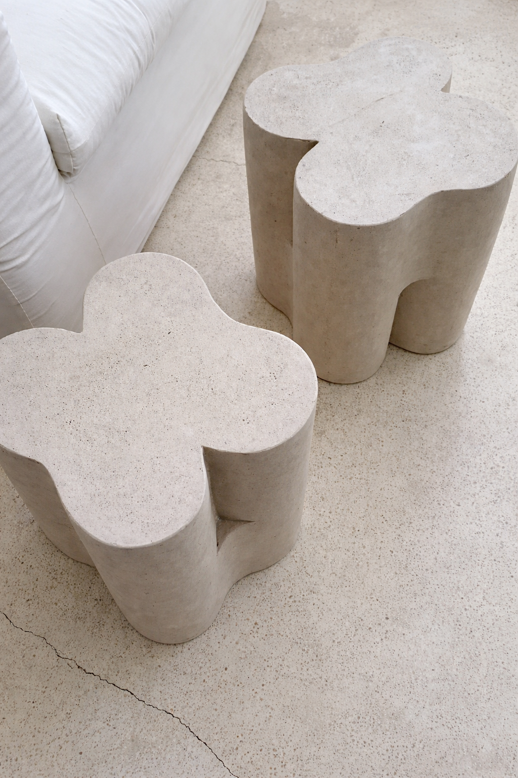 FLORA SIDE TABLE