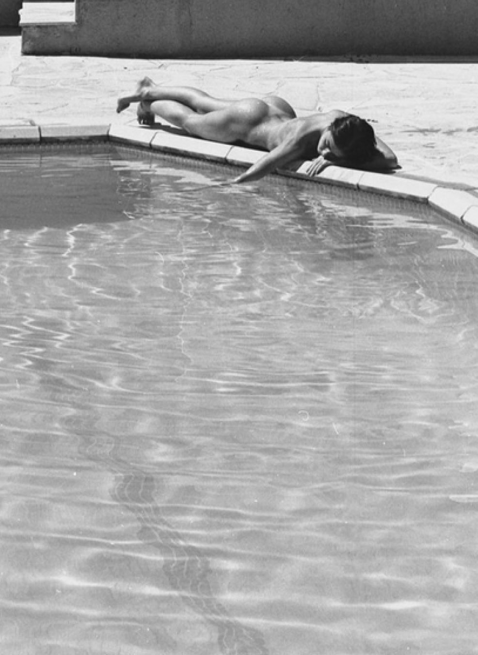 POOLSIDE