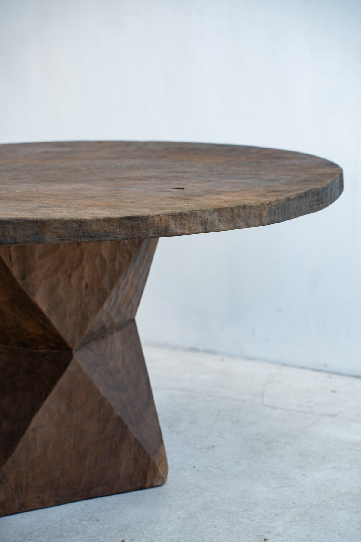 DIO DINING TABLE
