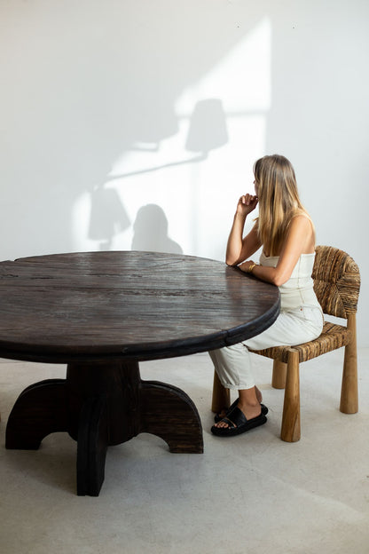 CAPRI TABLE