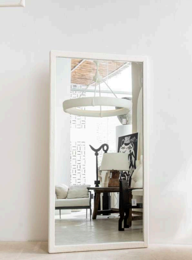 STUDIO MIRROR