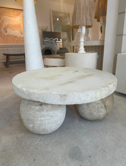 PUGLIA LIMESTONE TABLE