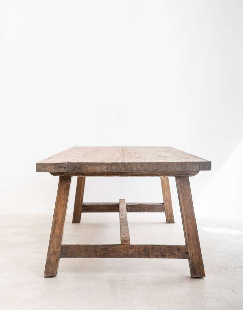 LISBON DINING TABLE