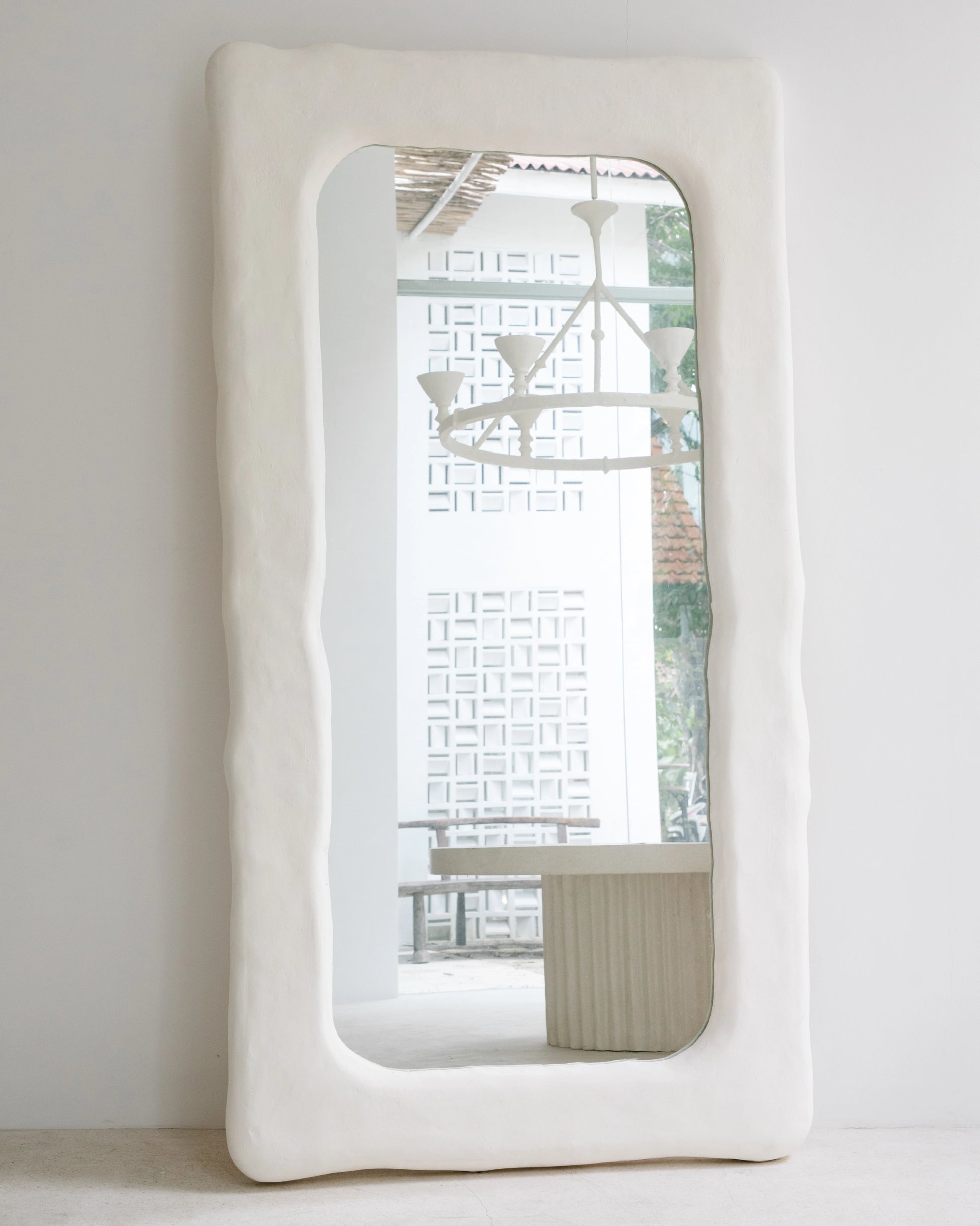 AESOS MIRROR – The Medium Design